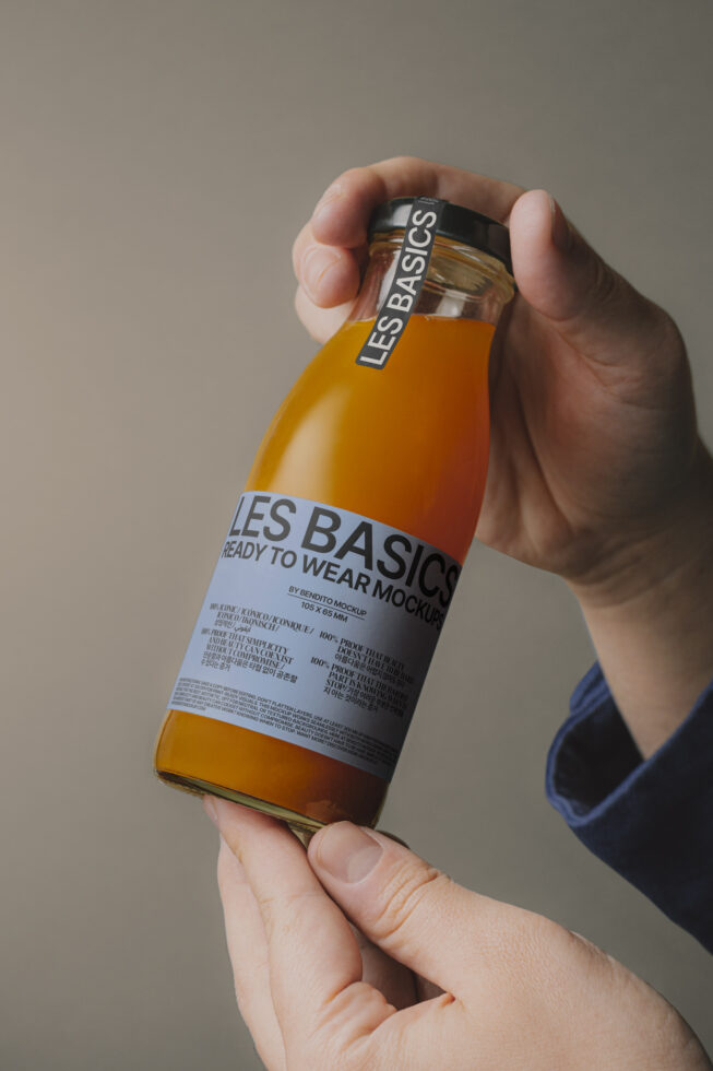 Le Juice Bottle LB25W14 Mockup preview 4