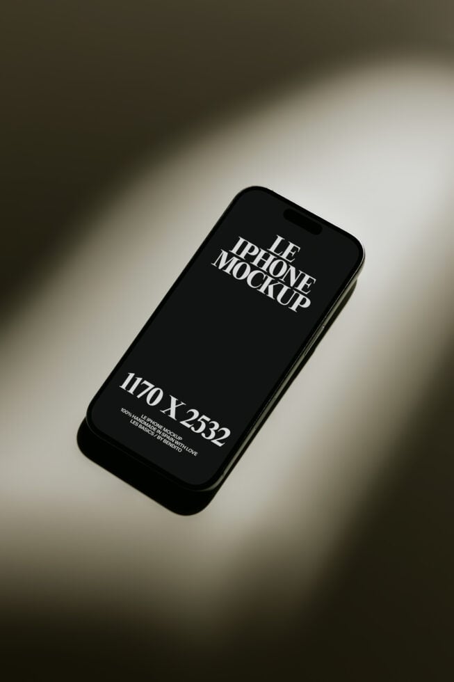 Le iPhone LB26W25 Mockup preview 4