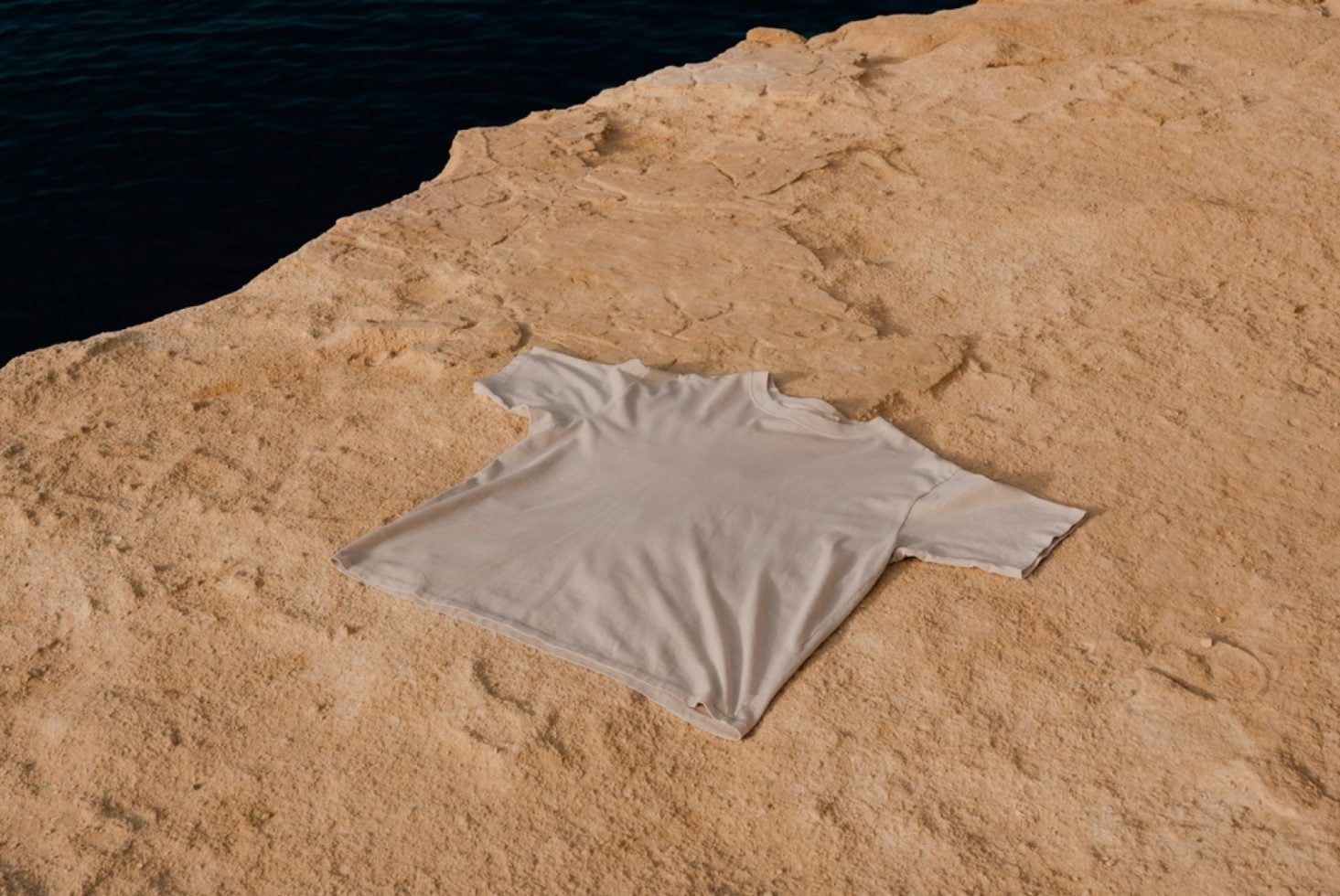 T-Shirt BL01 Mockup preview 2