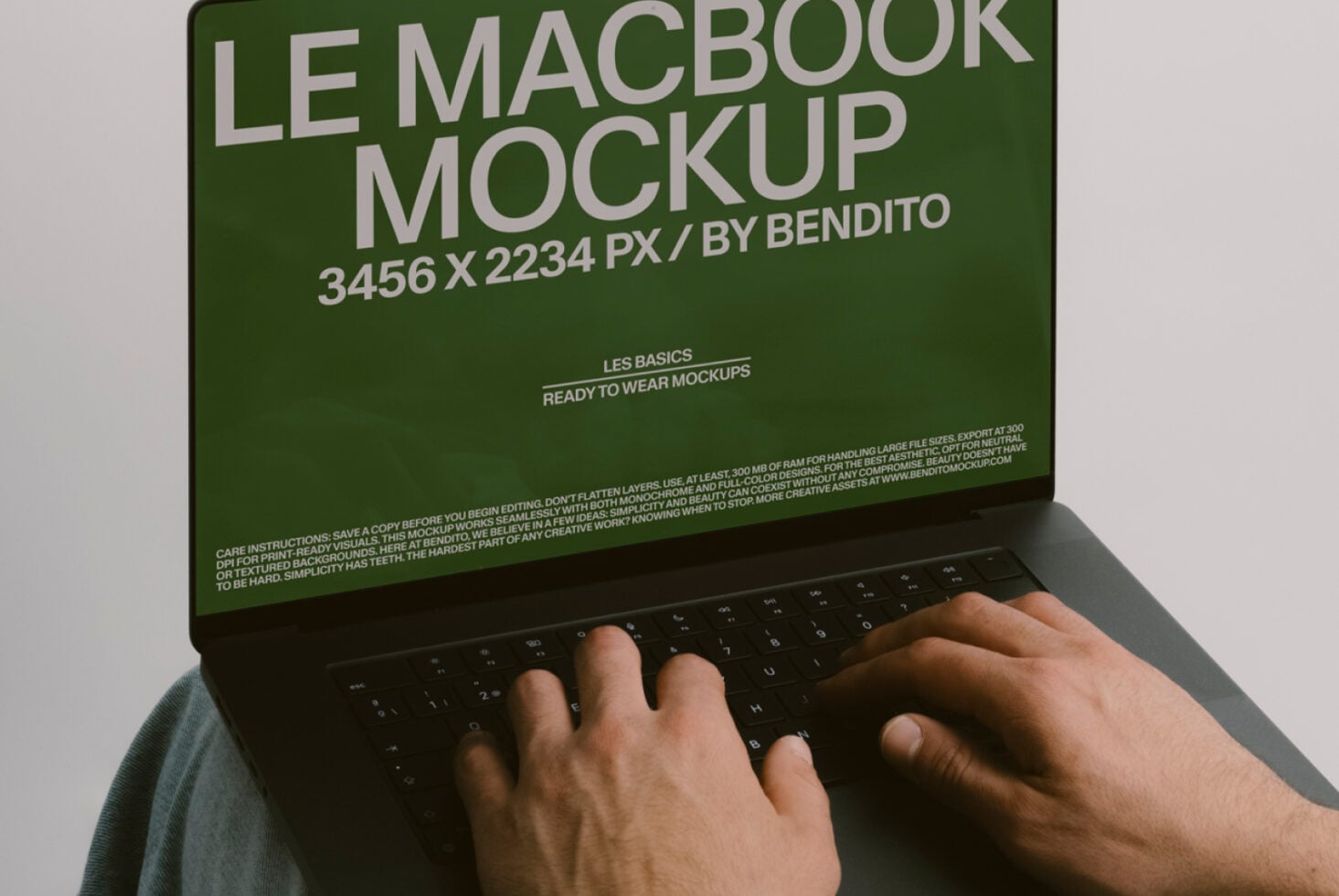 Le MacBook LB26W0401 Mockup preview 2