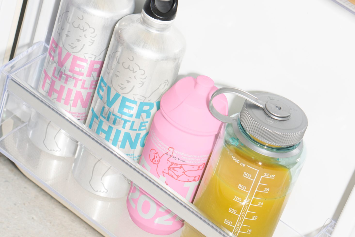 Aluminium Bottle ELT01 Mockup preview 2