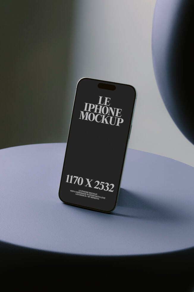 Le iPhone LB26W09 Mockup preview 4