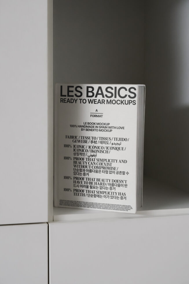 Le Book LB25W0202 Mockup
