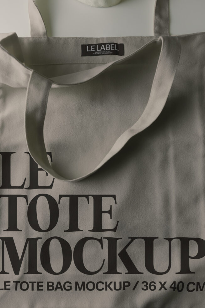 Le Tote Bag LB26W34 Mockup preview 4