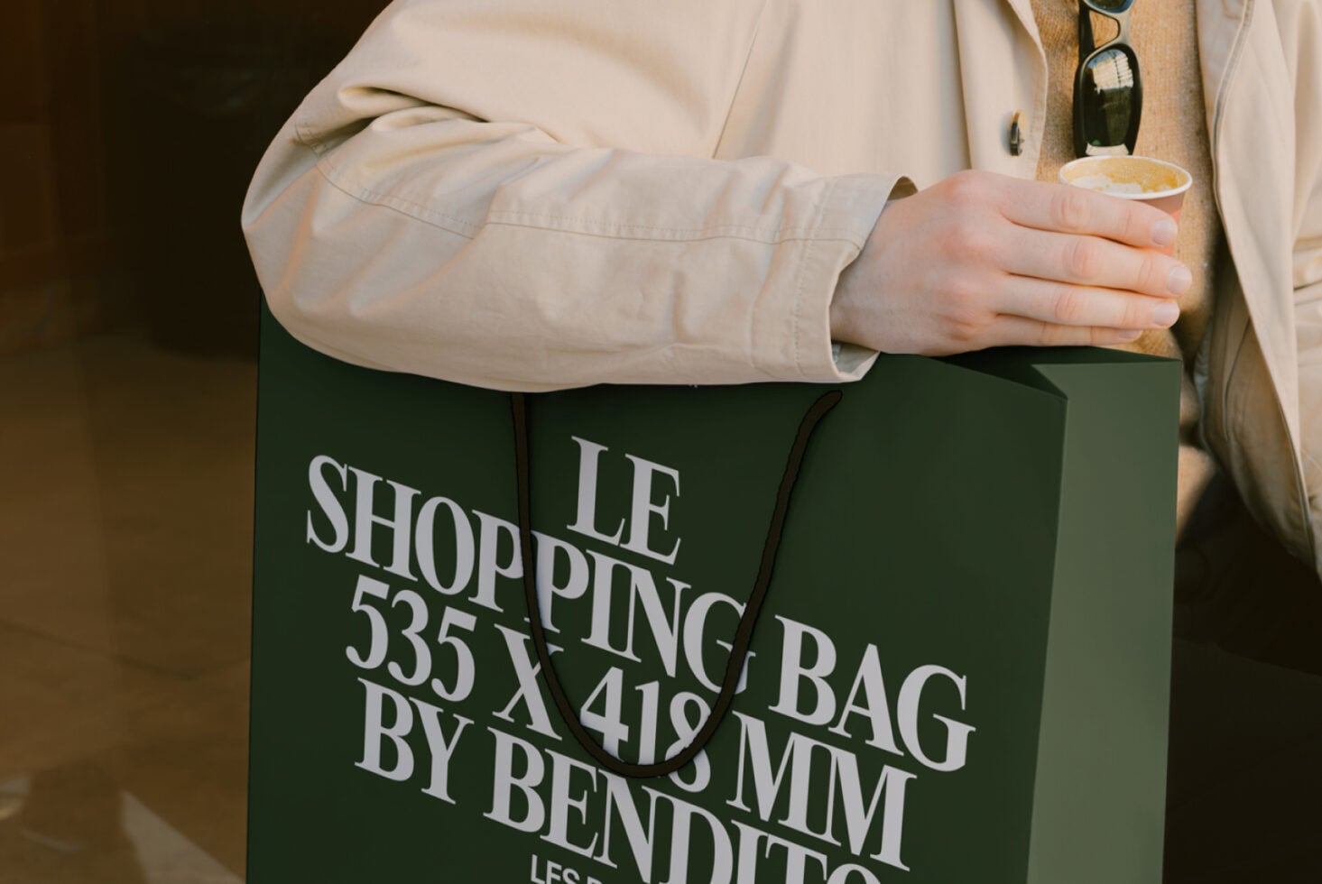 Le Shopping Bag LB26W11 Mockup preview 2