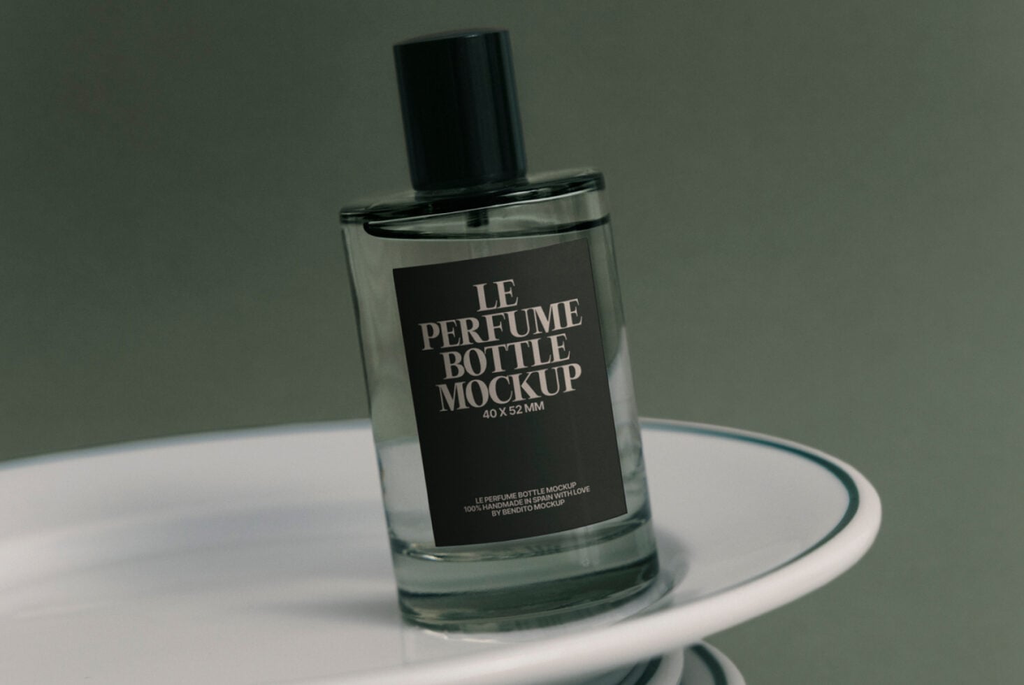Le Perfume Bottle LB25W27 Mockup preview 2