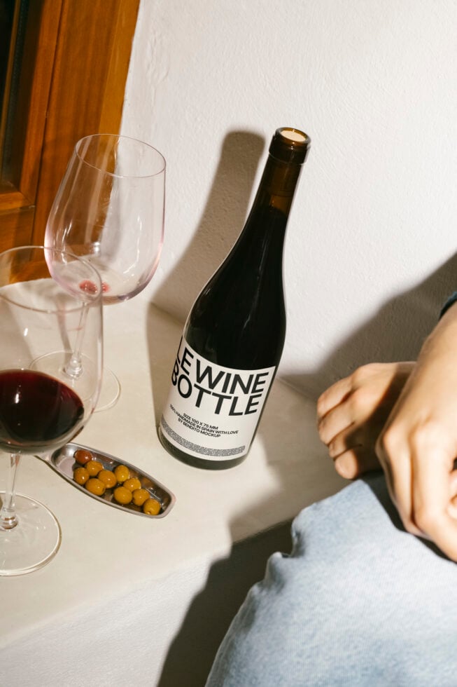 Le Wine Bottle LB25W1602 Mockup