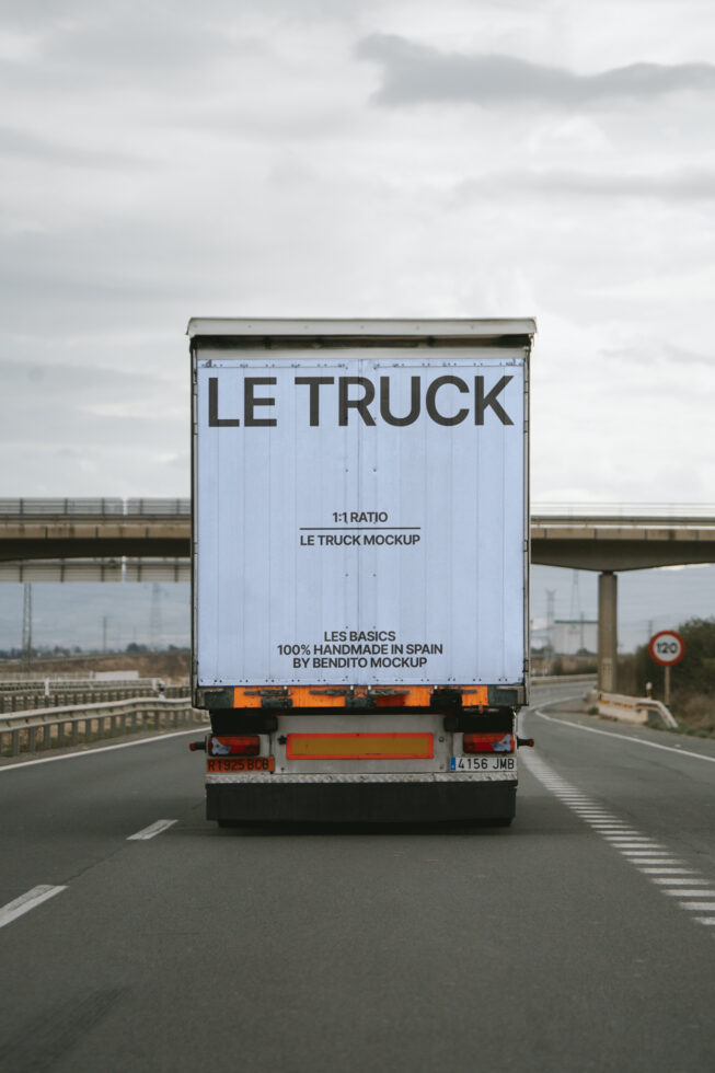 Le Truck LB25W18 Mockup preview 4