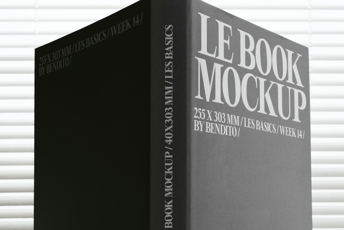 Le Book LB26W14 Mockup preview 2