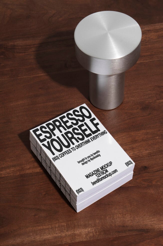 Magazine EY Mockup