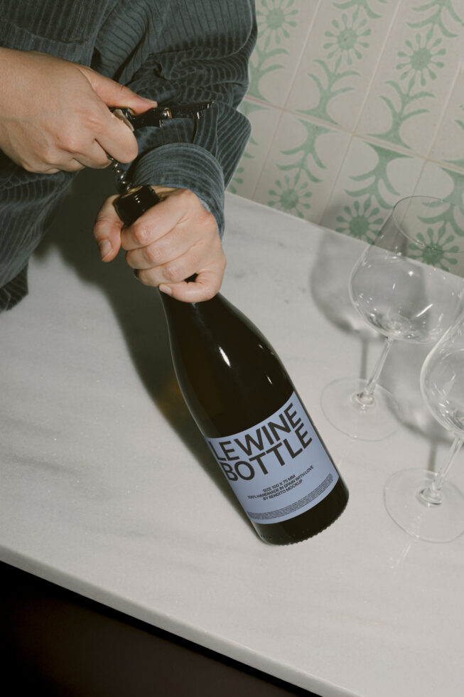 Le Wine Bottle LB25W21 Mockup preview 4