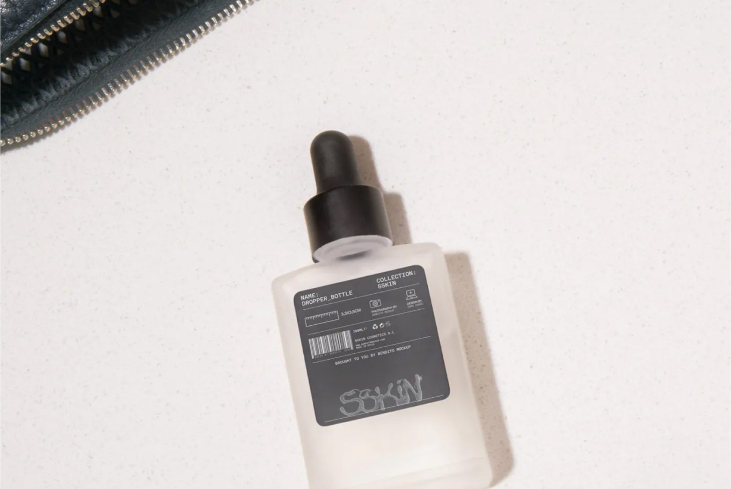 Dropper Bottle SS010 Mockup preview 2