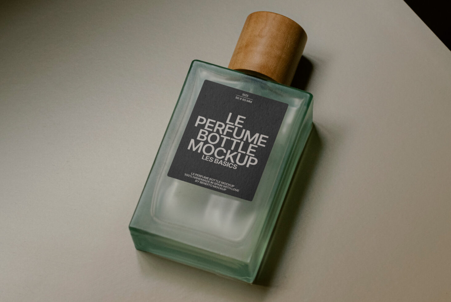 Le Perfume Bottle LB25W20 Mockup preview 2