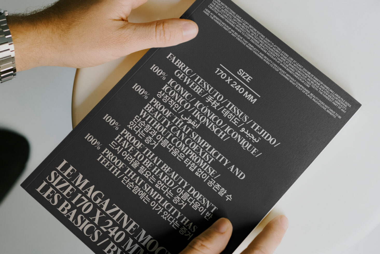 Le Magazine LB25W15 Mockup preview 2