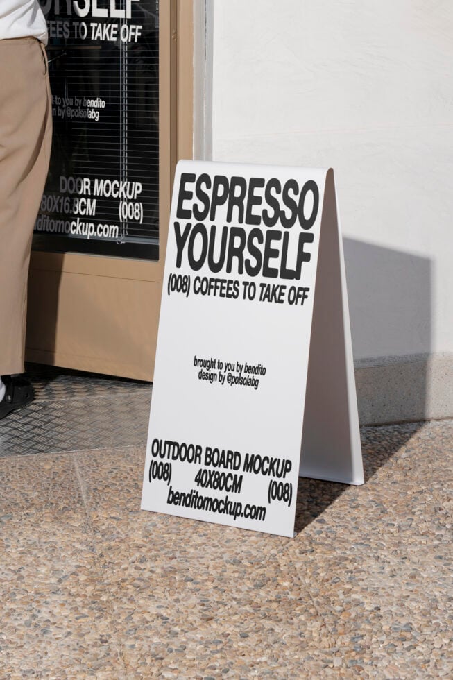 Outdoor Board EY Mockup
