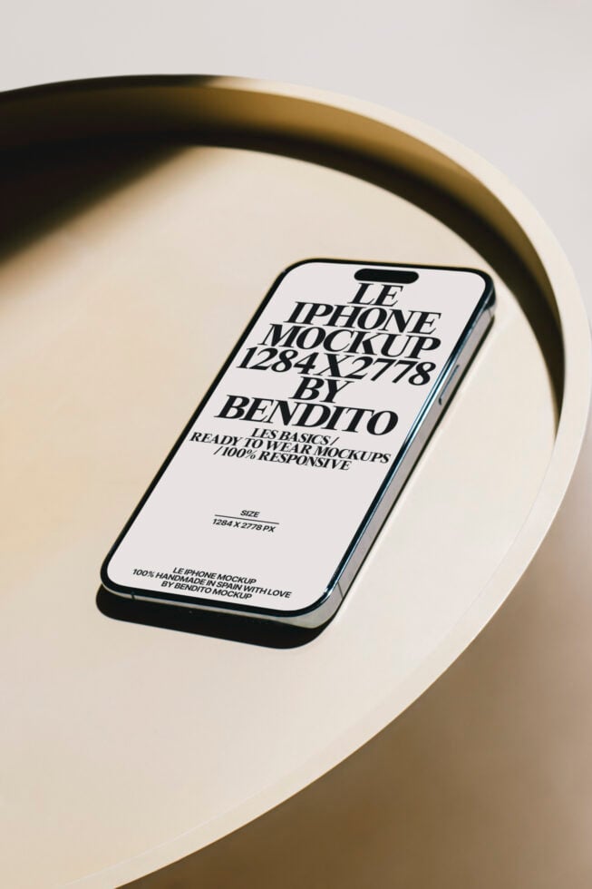 Le iPhone LB25W0501 Mockup
