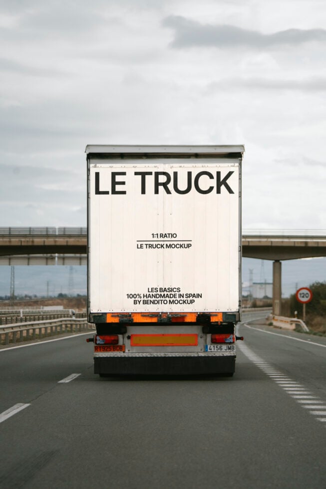 Le Truck LB25W18 Mockup