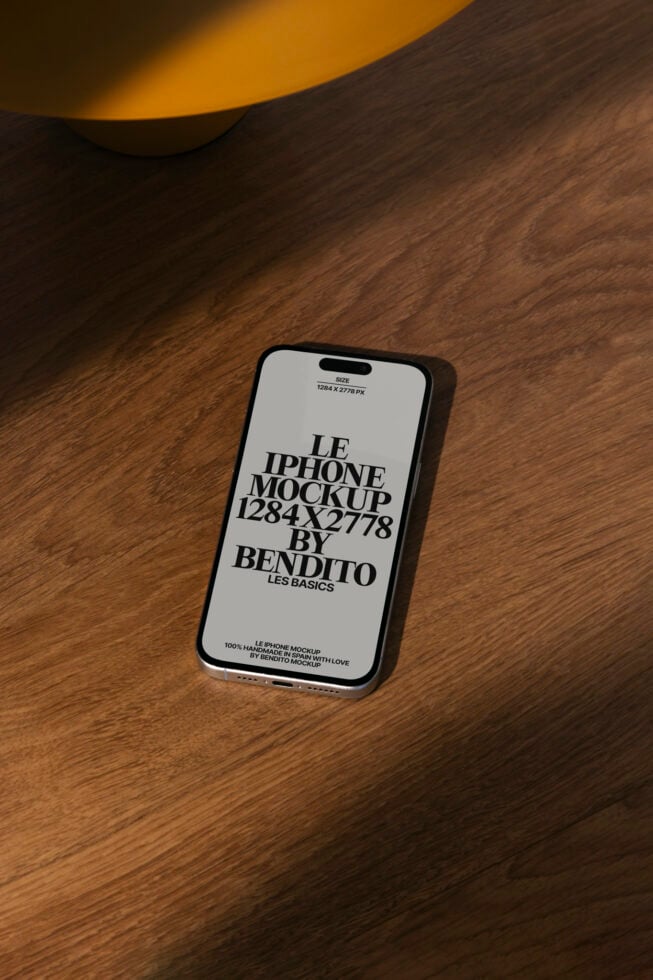 Le iPhone LB25W23 Mockup