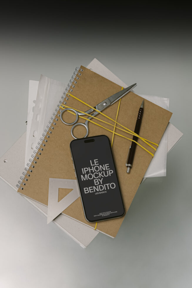 Le iPhone LB26W0102 Mockup preview 4