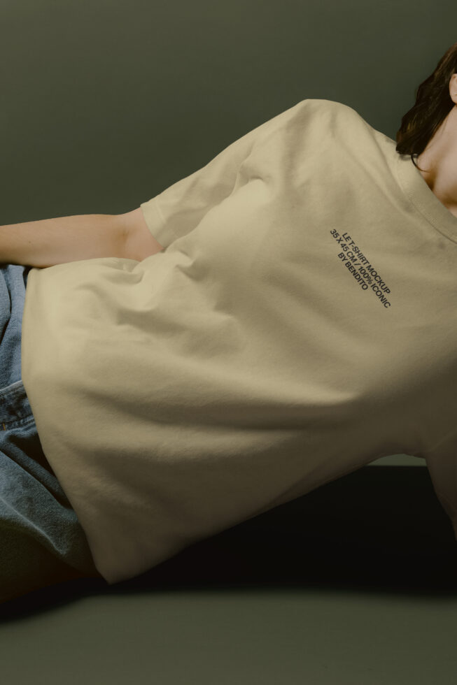 Le T-Shirt LB26W02 Mockup preview 4