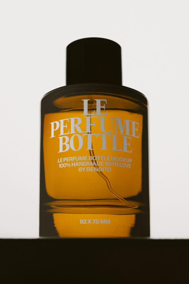 Le Perfume Bottle LB26W22 Mockup