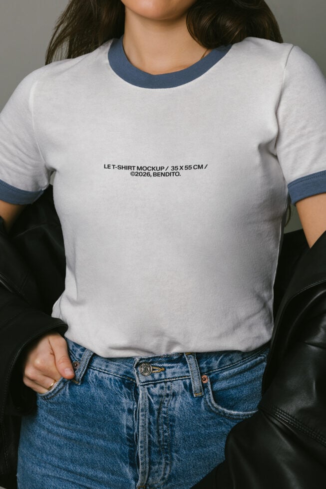 Le T-Shirt LB26W18 Mockup