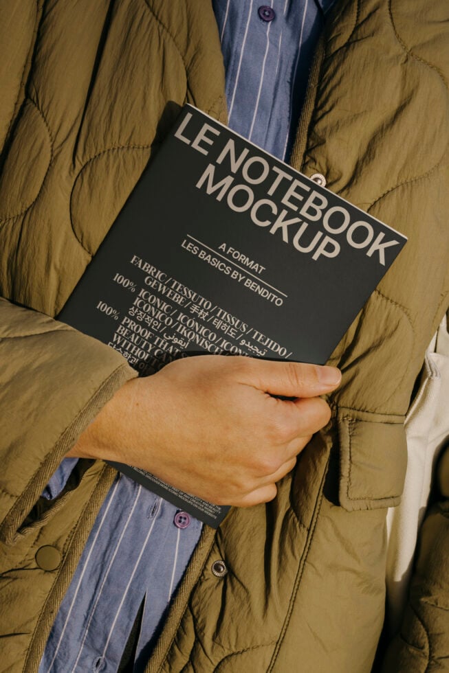 Le Notebook LB25W13 Mockup preview 4