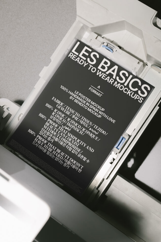 Le Poster LB25W1103 Mockup preview 4