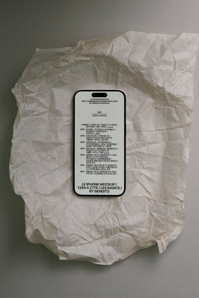Le iPhone LB25W2802 Mockup
