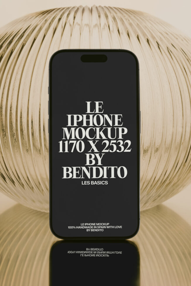 Le iPhone LB26W0203 Mockup preview 4