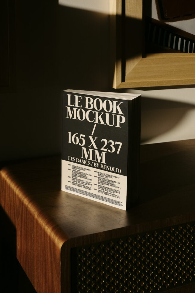 Le Book LB25W09 Mockup preview 4