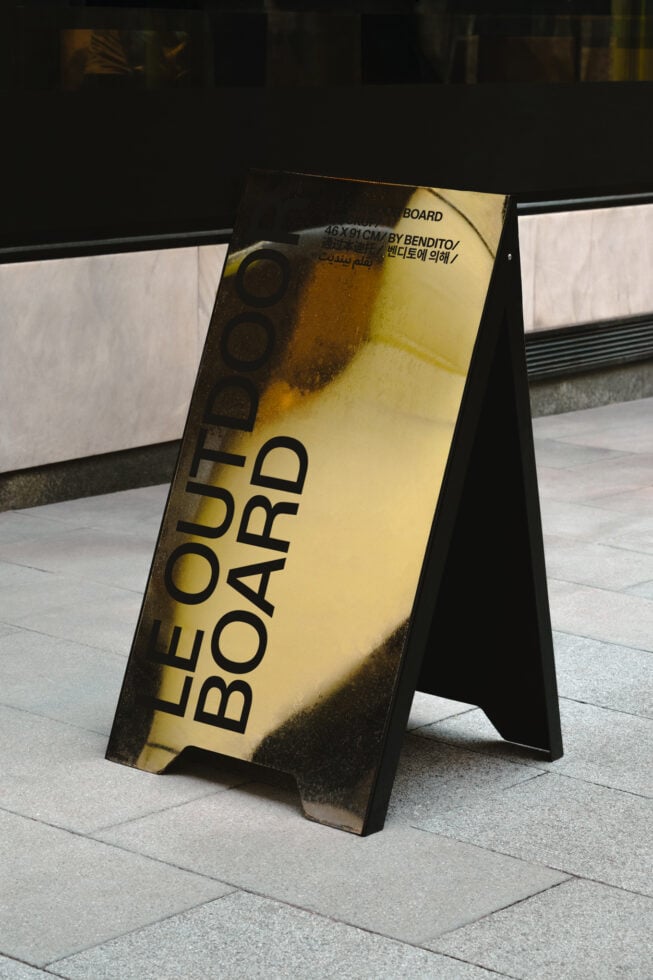 Le Outdoor Board LB26W12 Mockup