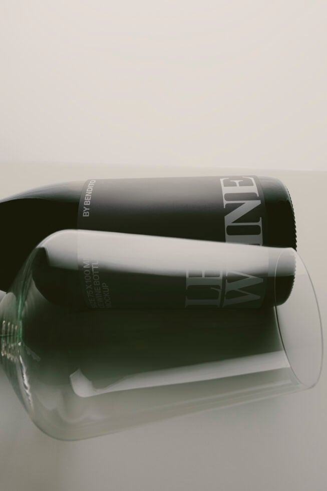 Le Wine Bottle LB26W39 Mockup preview 4