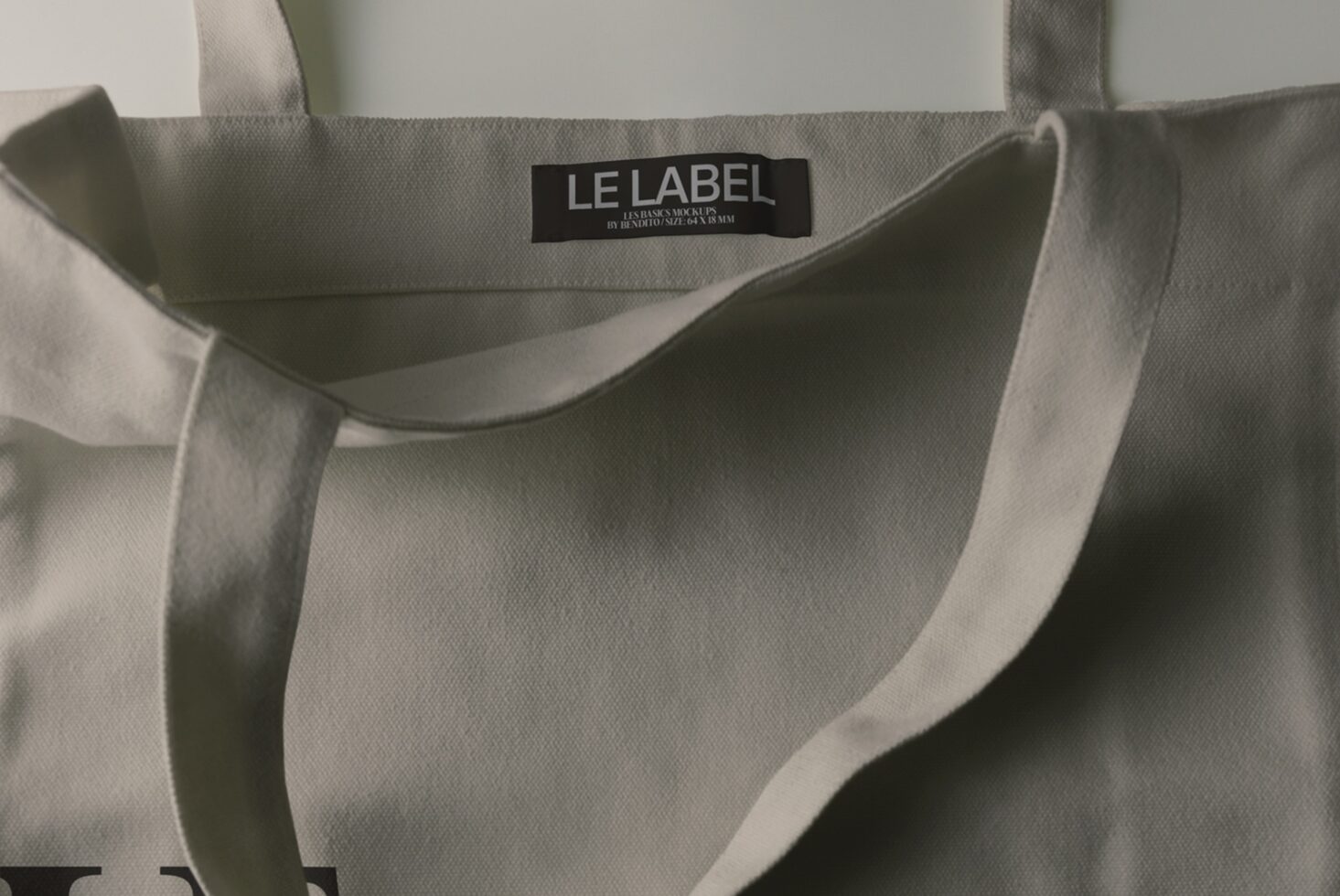 Le Tote Bag LB26W34 Mockup preview 2