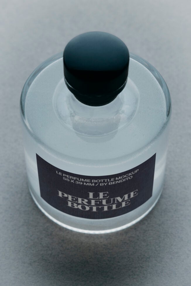 Le Perfume Bottle LB26W34 Mockup preview 4