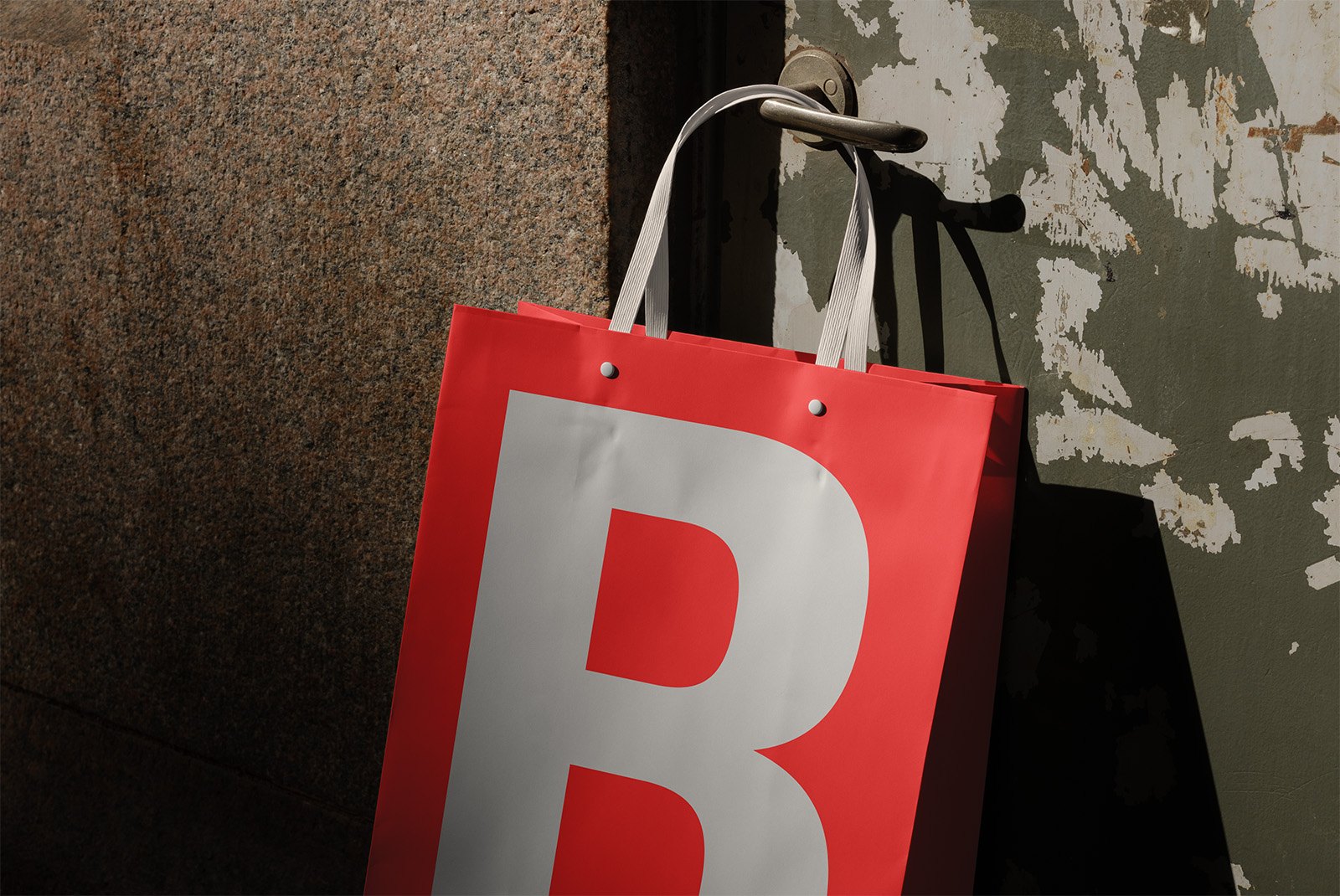 Paper Bag 04 Mockup preview 2