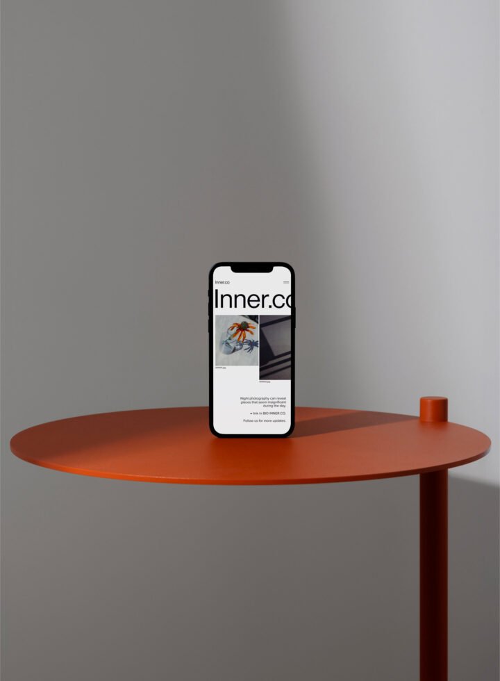 iPhone Mockup 020