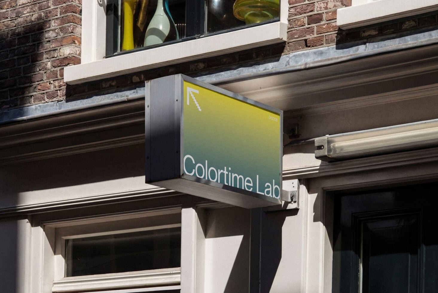 Signage Mockup 010008
