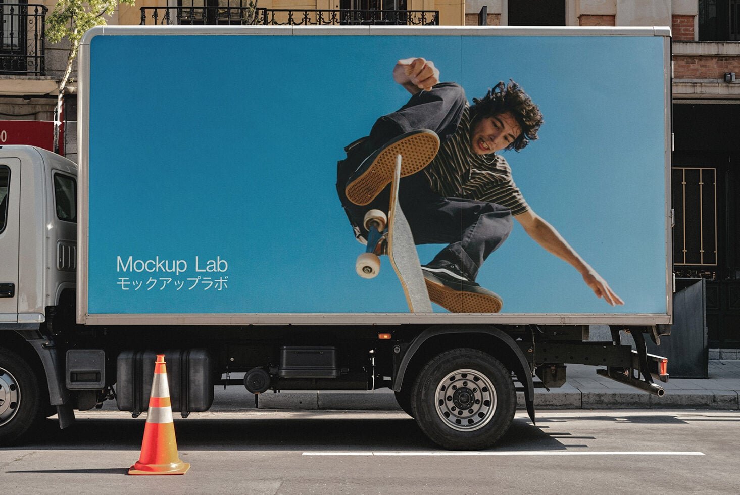 Van 03ML Mockup preview 2