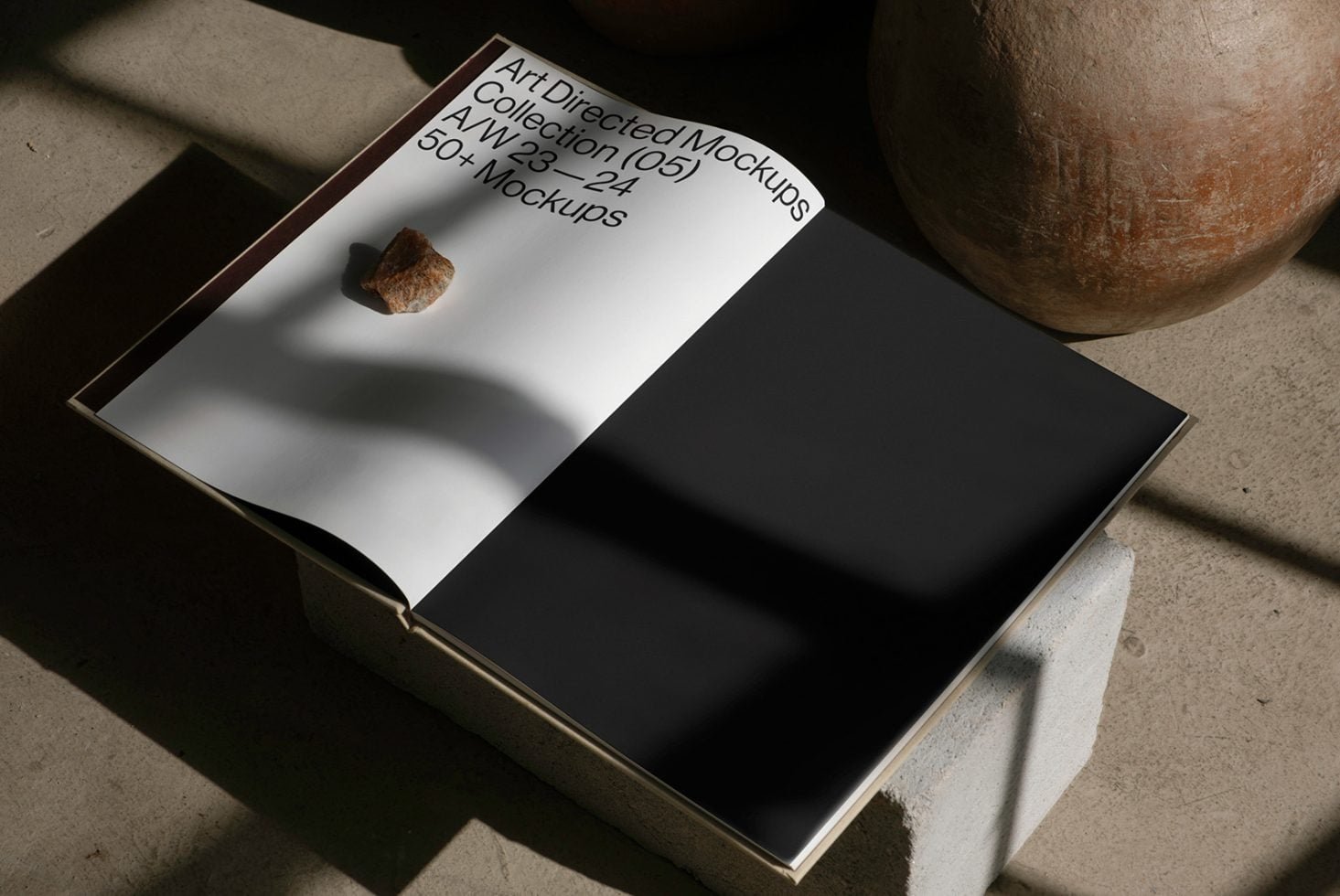 Book C05 Mockup 022