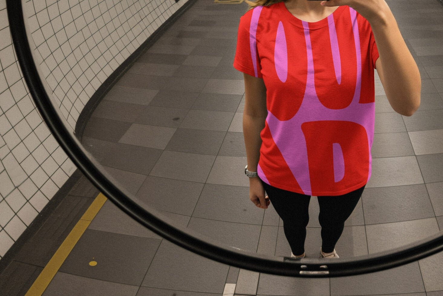 Shirt 08ML Mockup preview 3