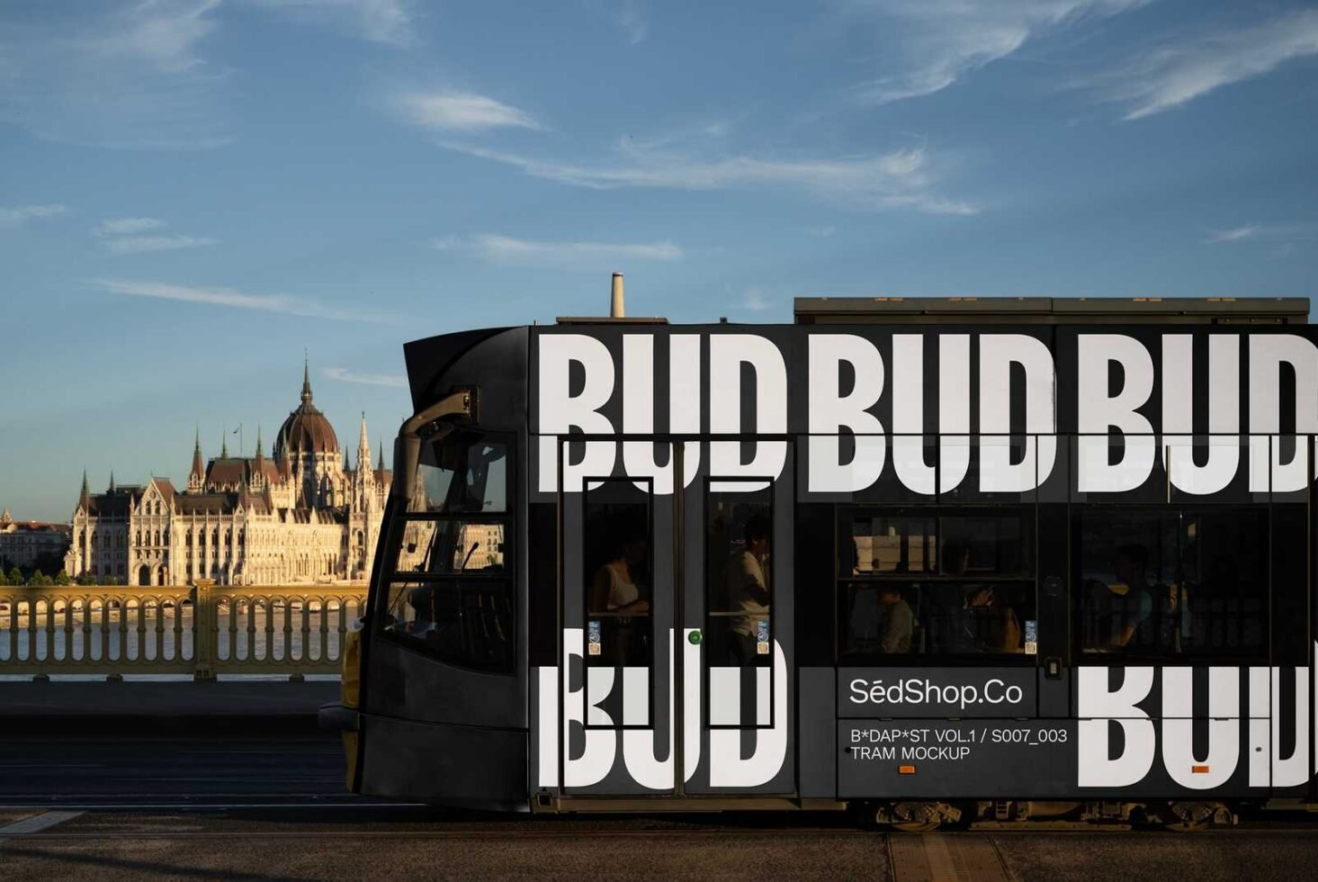 Tram Mockup S007-003
