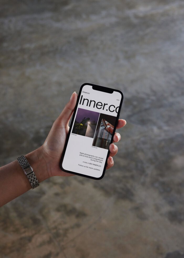 iPhone Mockup 07