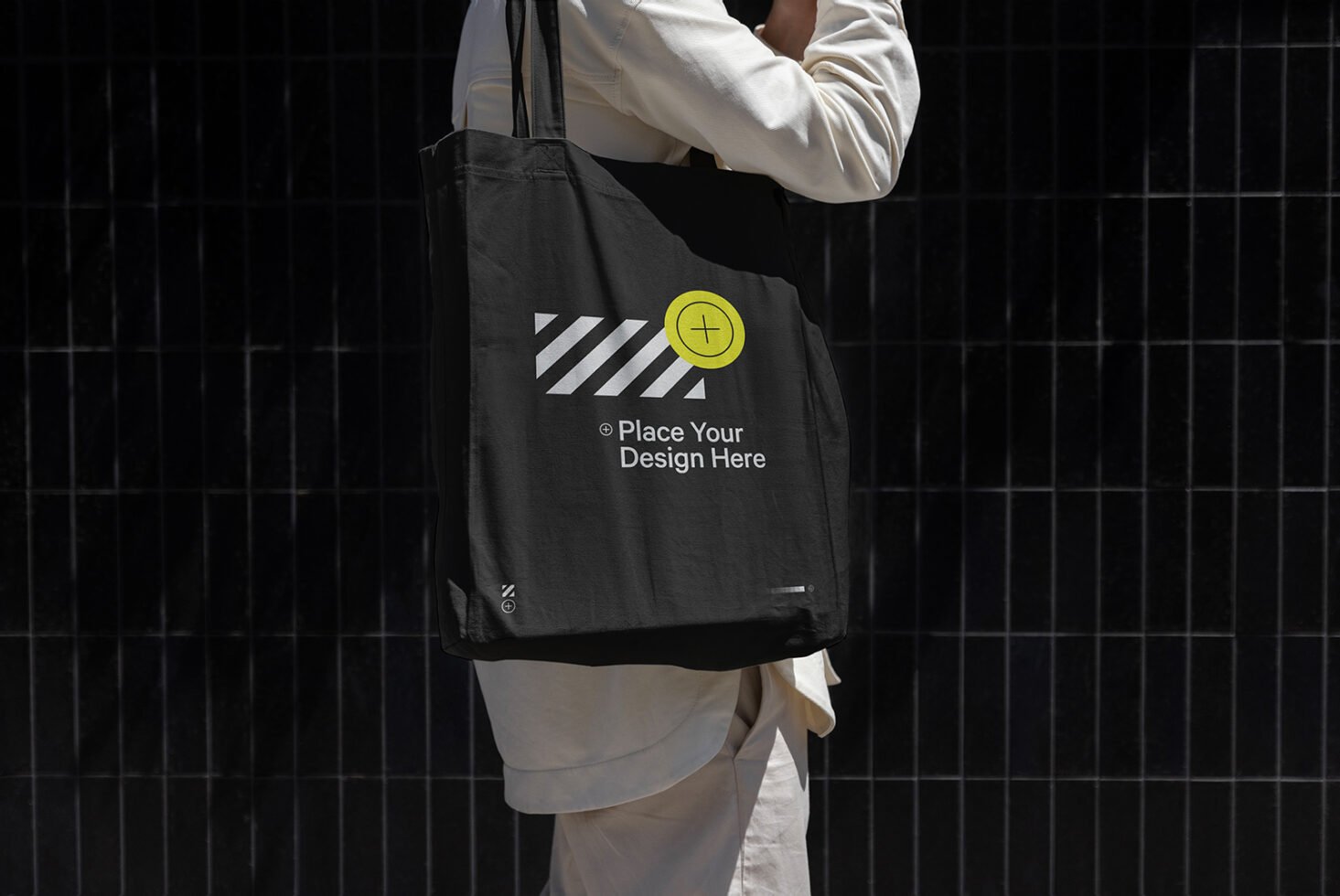Minimal Totebag Mockup preview 5