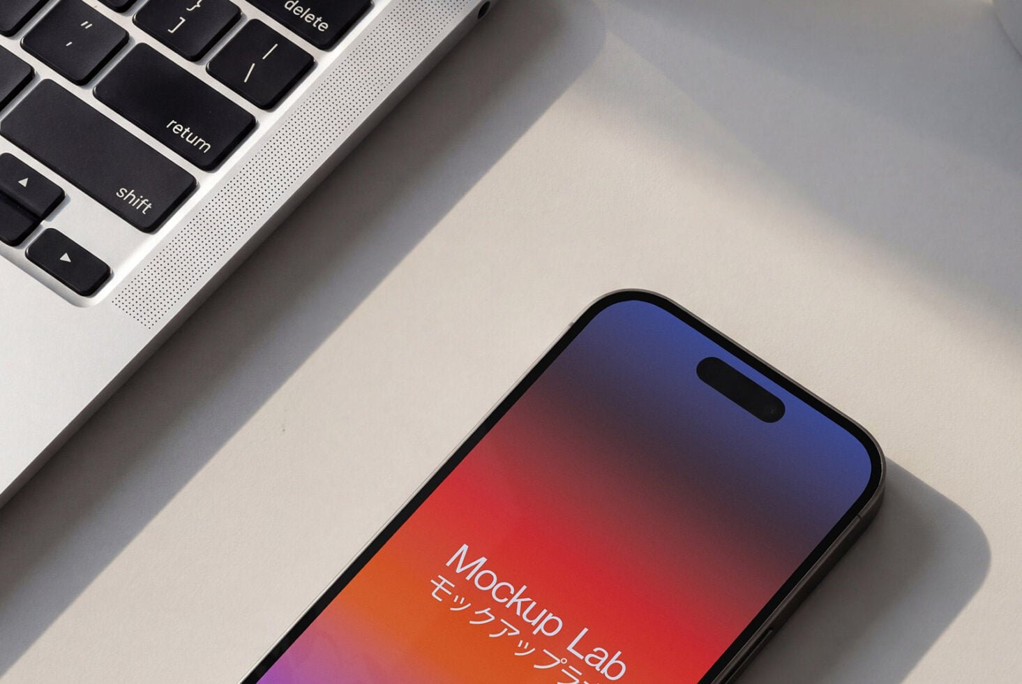 iPhone 13ML Mockup preview 2