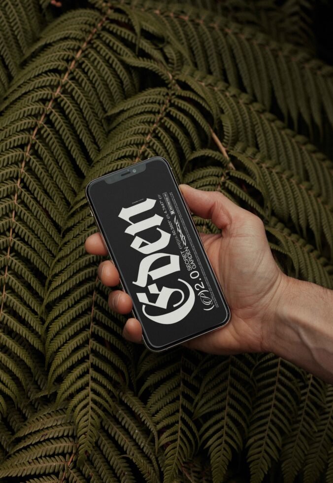 EDEN 02 IPHONE MOCKUP 02
