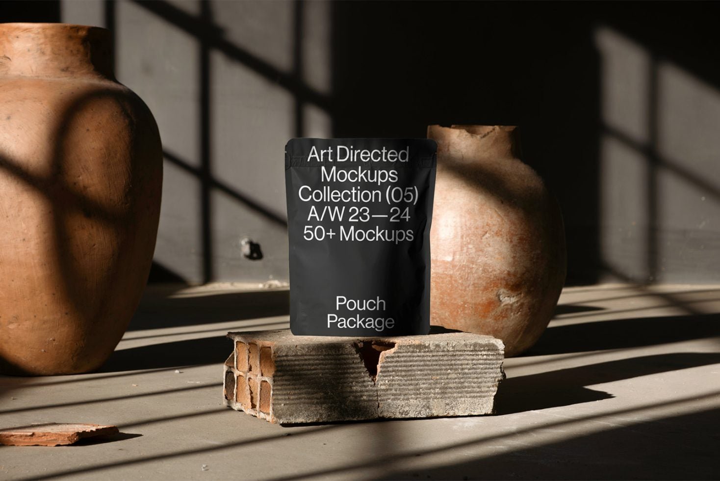 Pouch C05 Mockup 003