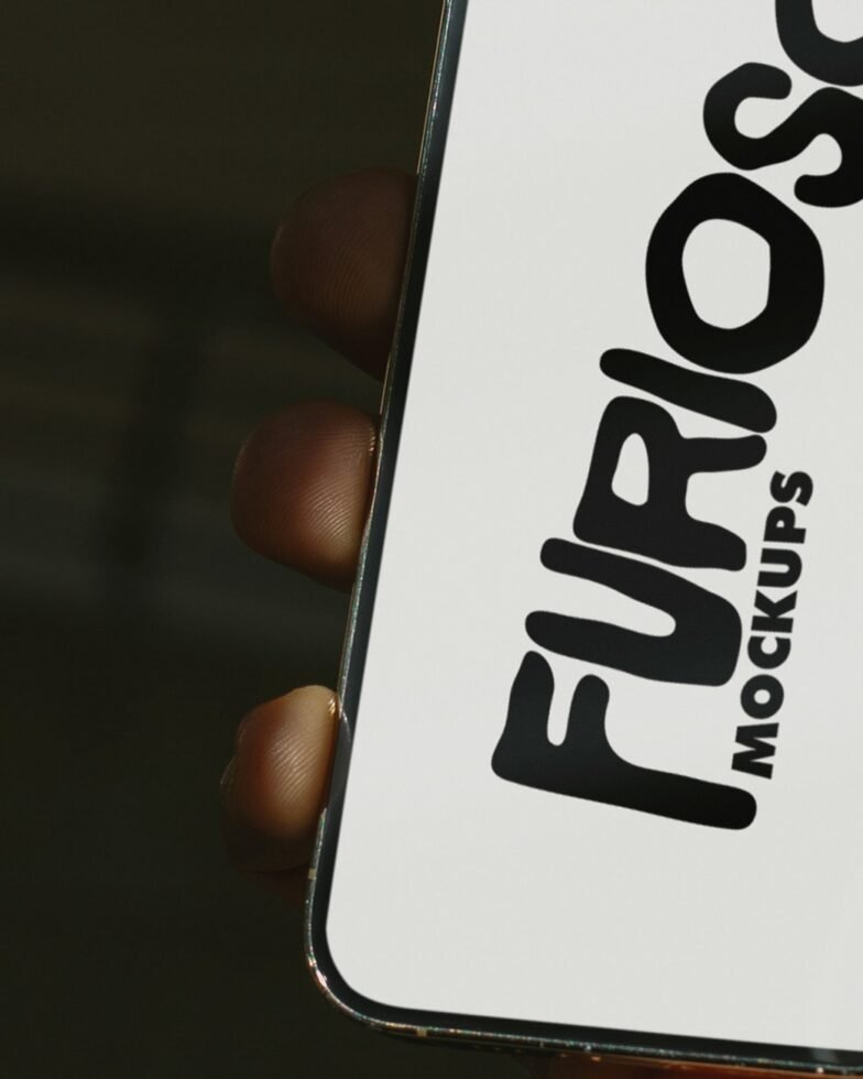 iPhone Mockup 05UC preview 5