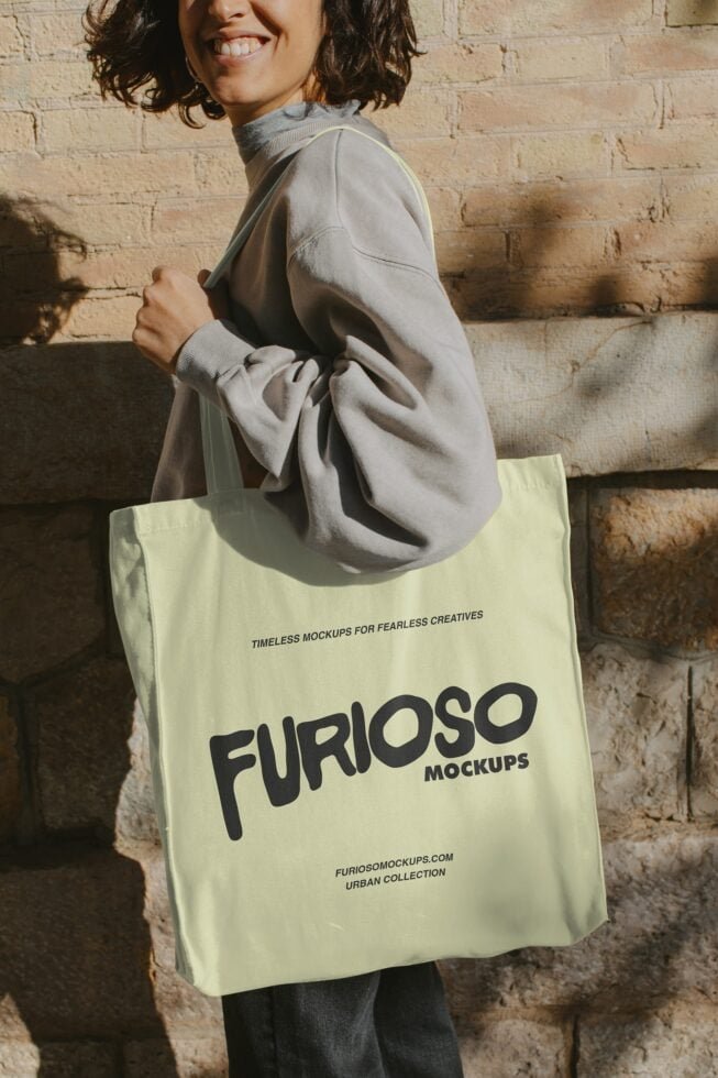 Tote Bag Mockup 01UC