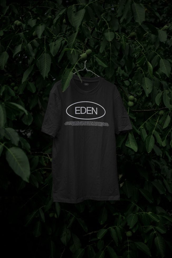 T-Shirt Mockup Eden 01